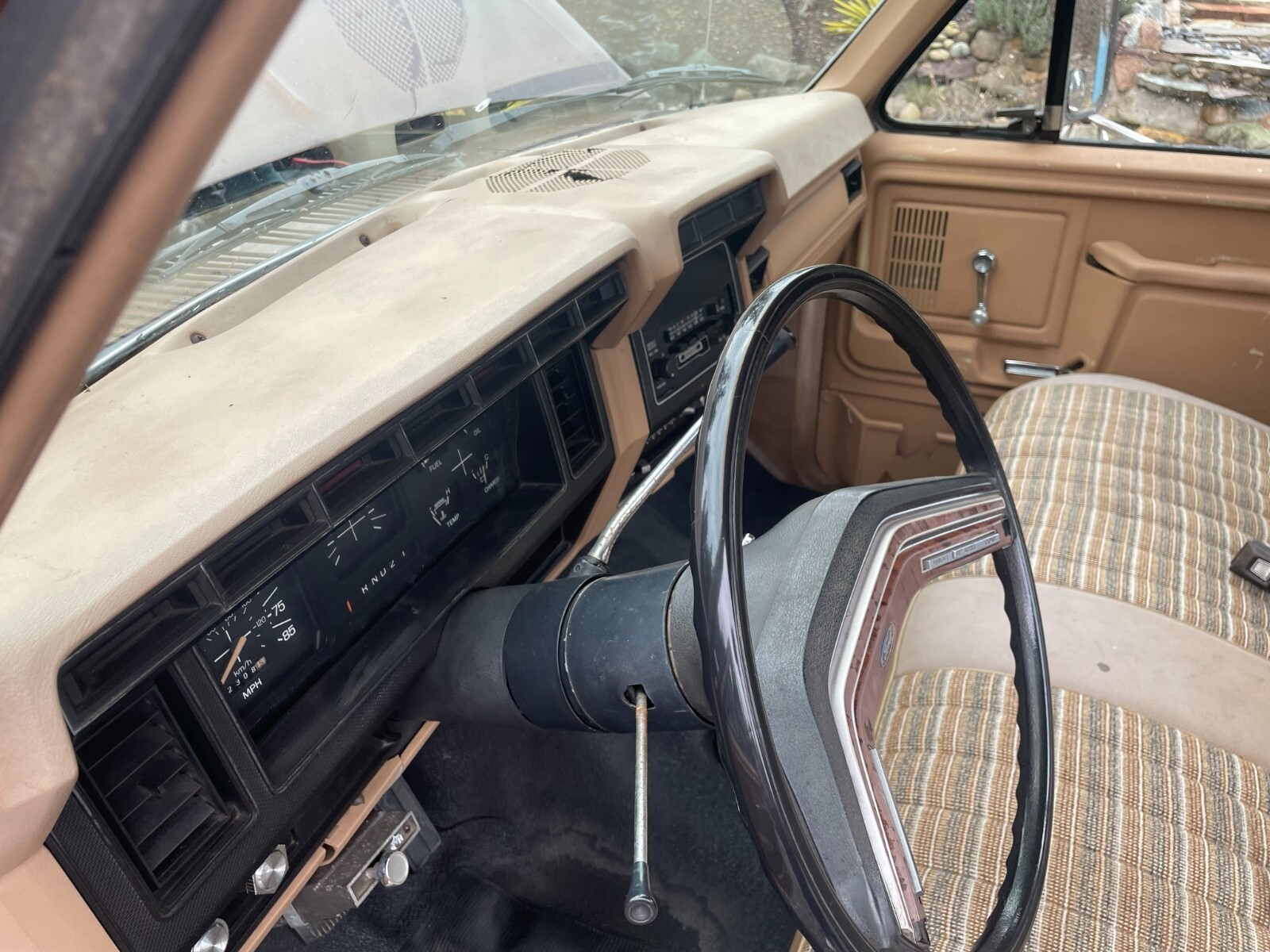 Ford-F-250-1983-Standard-Cab-Pickup-18