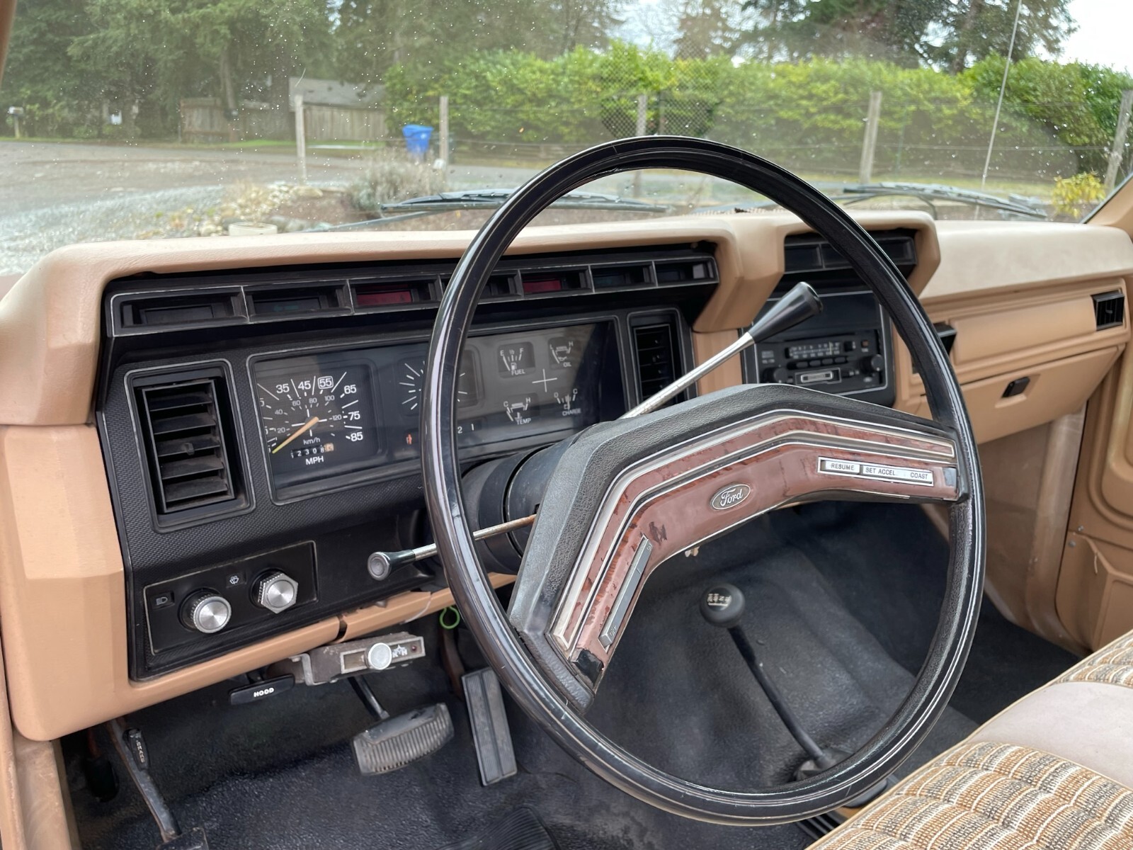 Ford-F-250-1983-Standard-Cab-Pickup-27