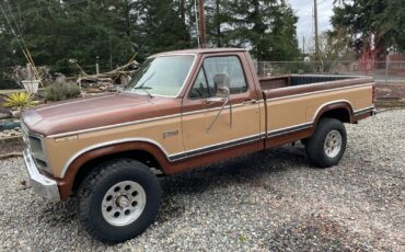 Ford-F-250-1983-Standard-Cab-Pickup