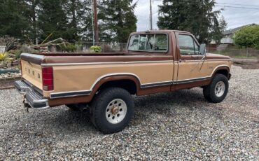 Ford-F-250-1983-Standard-Cab-Pickup-4