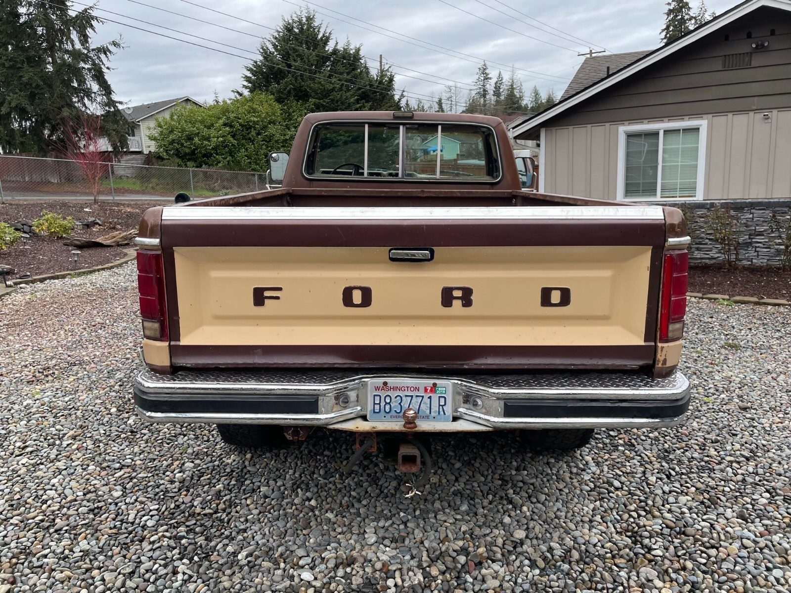Ford-F-250-1983-Standard-Cab-Pickup-5