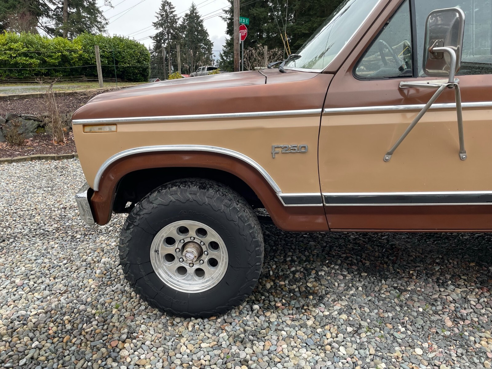 Ford-F-250-1983-Standard-Cab-Pickup-8