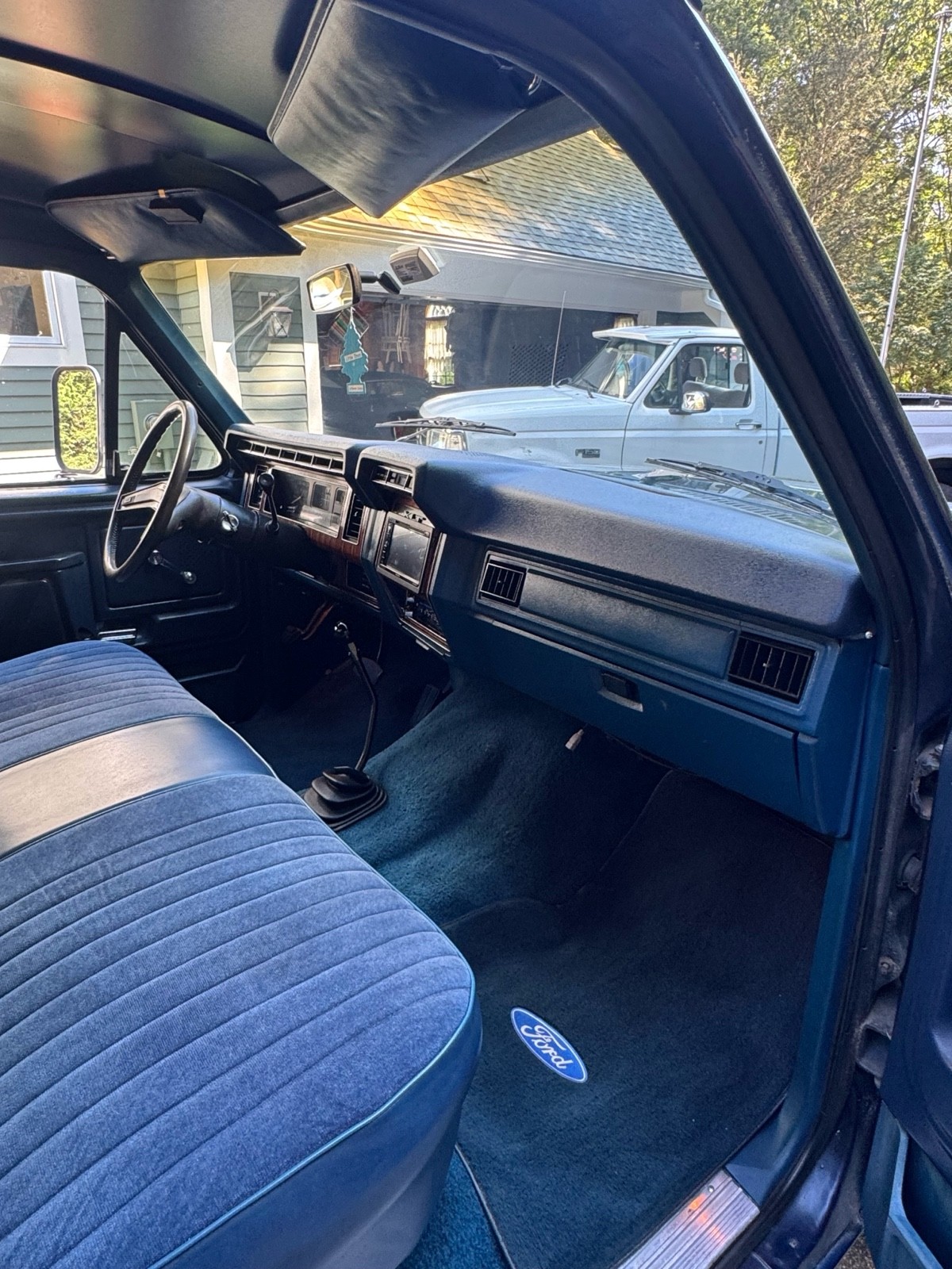 Ford-F-250-1985-10