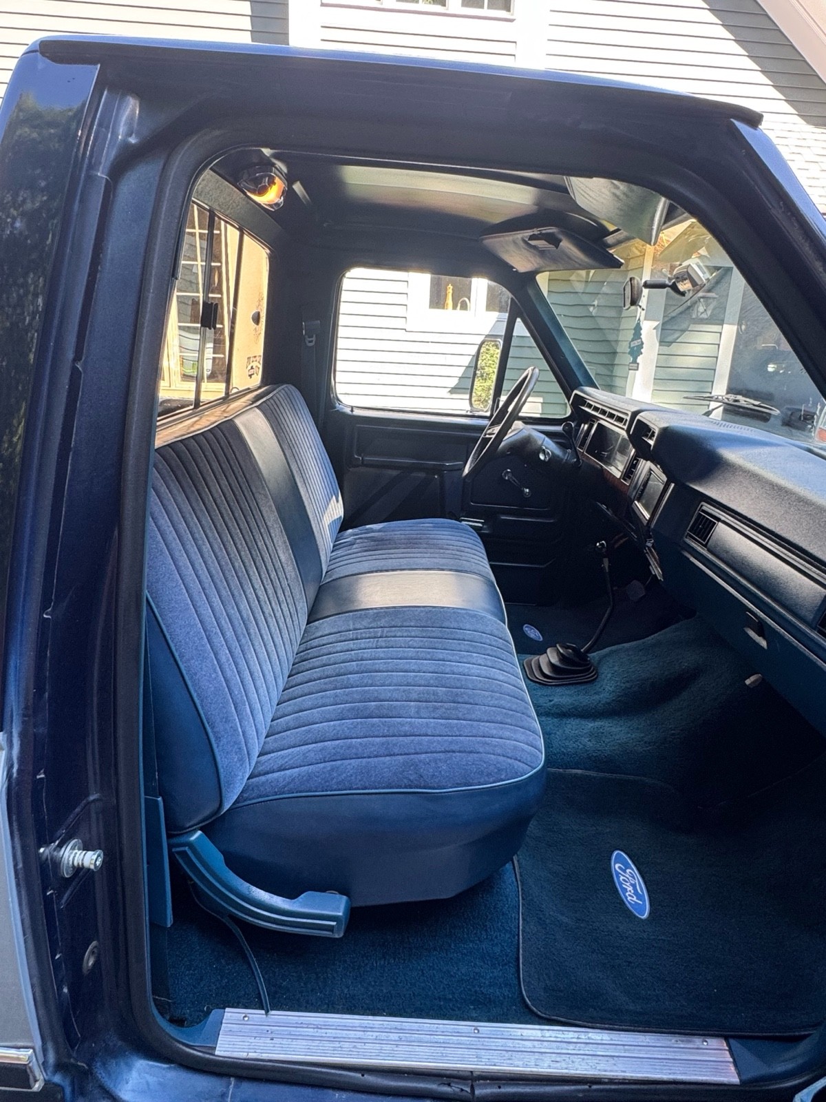 Ford-F-250-1985-11