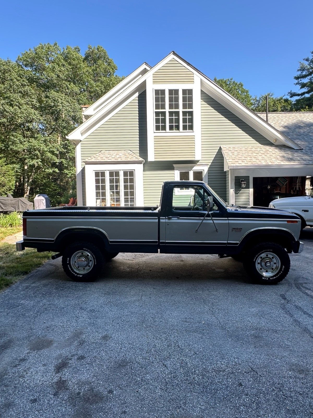 Ford-F-250-1985-8