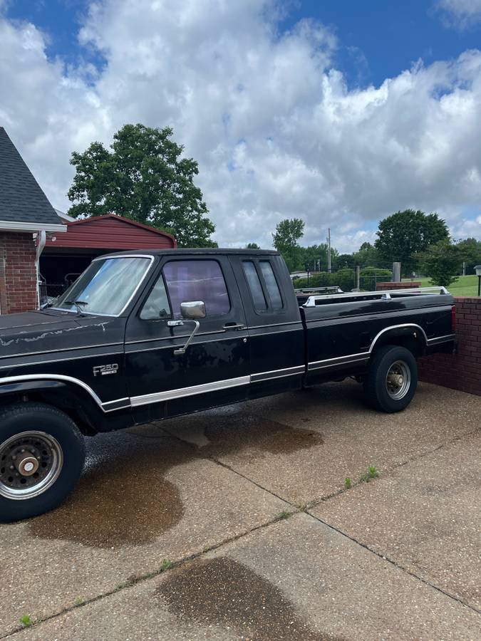 Ford-F-250-1986-black-2