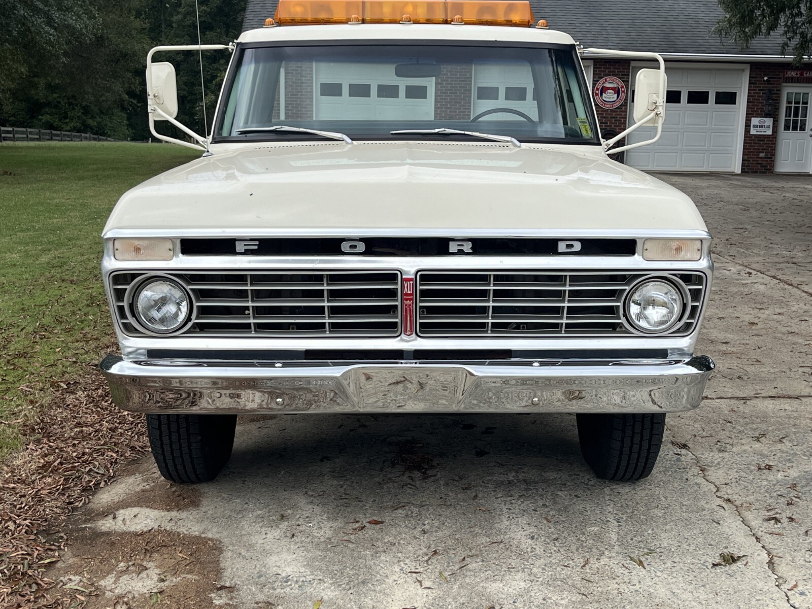 Ford-F-350-1975-Cab-Chassis-1