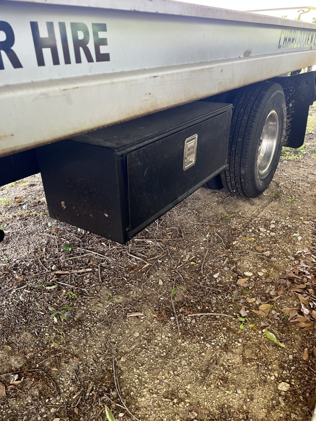 Ford-F-350-1975-Cab-Chassis-10