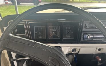 Ford-F-350-1975-Cab-Chassis-5