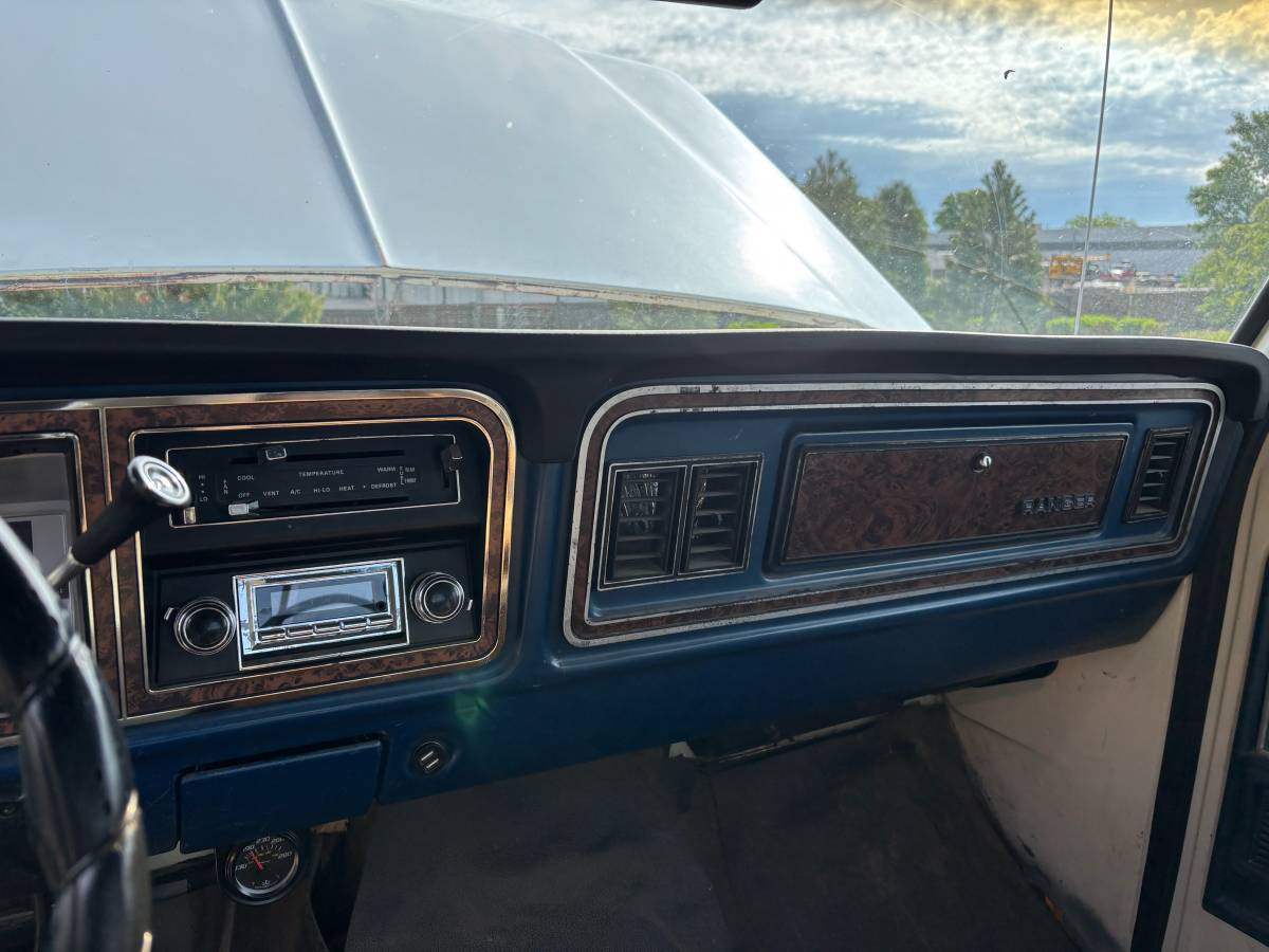 Ford-F-350-1979-11
