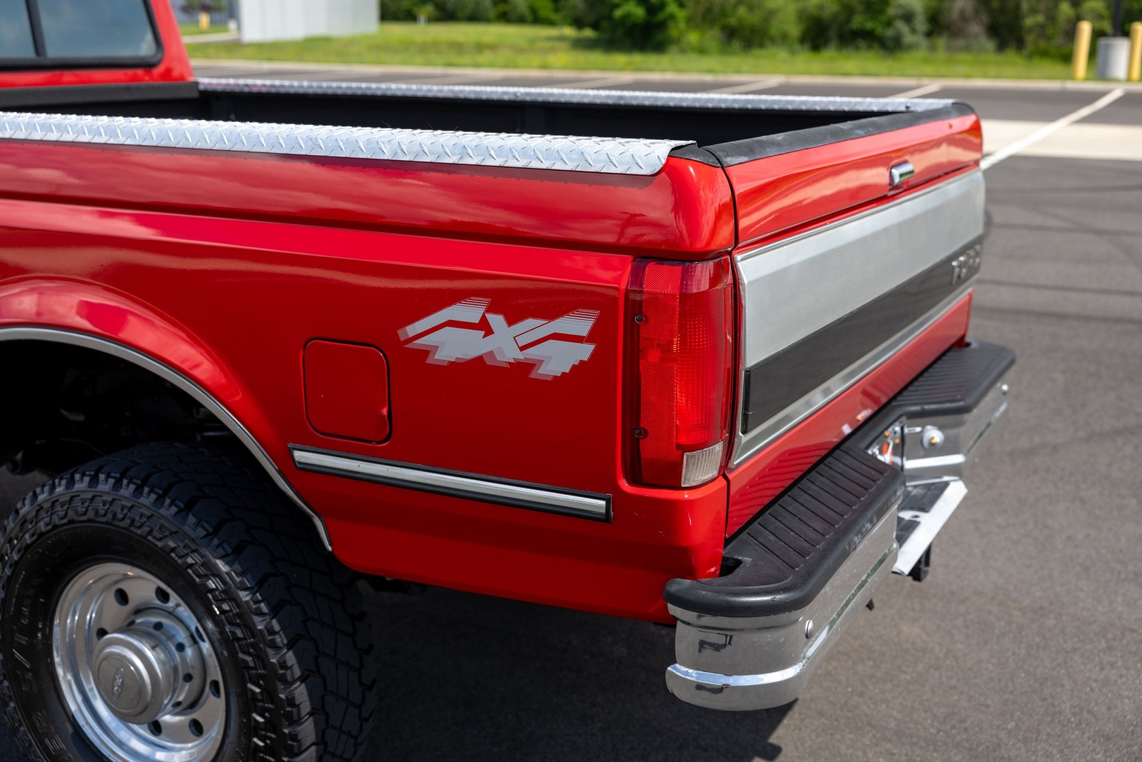 Ford-F-350-1995-Pickup-Truck-25