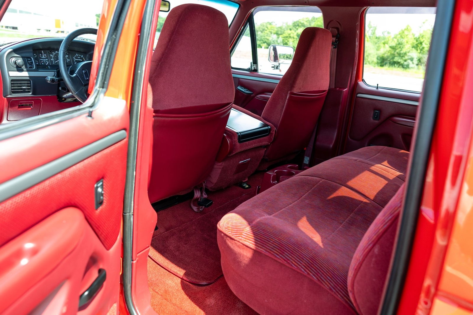 Ford-F-350-1995-Pickup-Truck-33