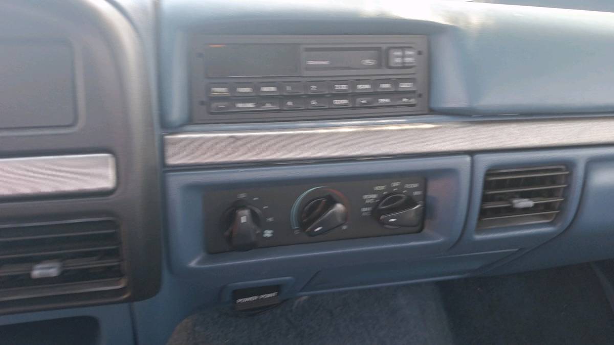 Ford-F-350-diesel-1994-white-11