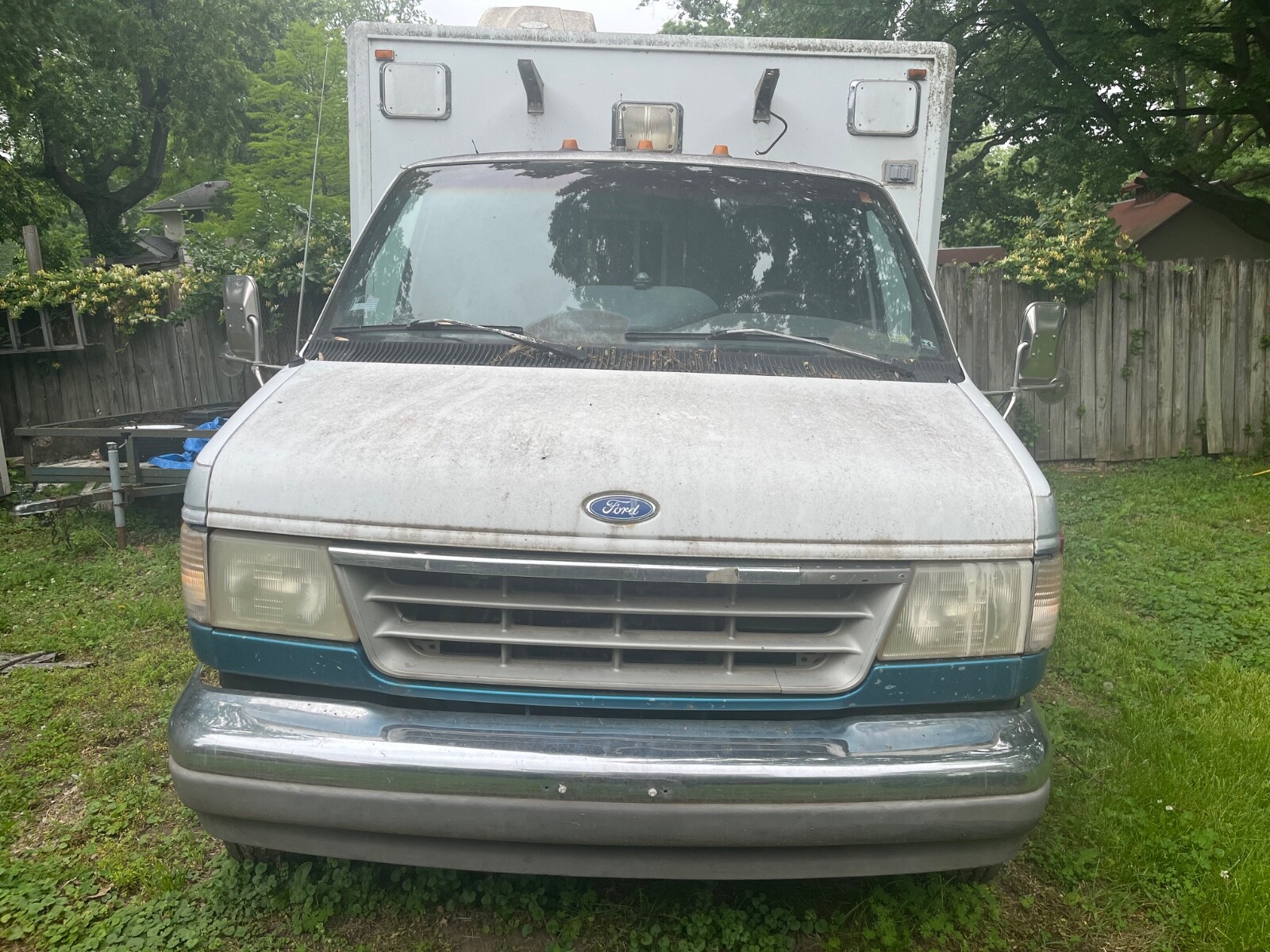 Ford-F-450-1994-Ambulance-1