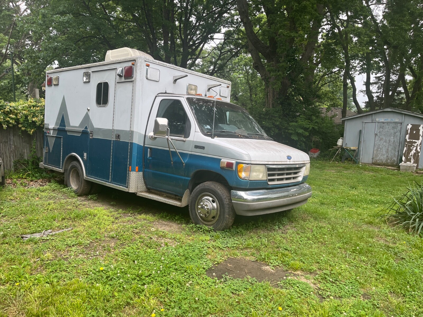 Ford-F-450-1994-Ambulance