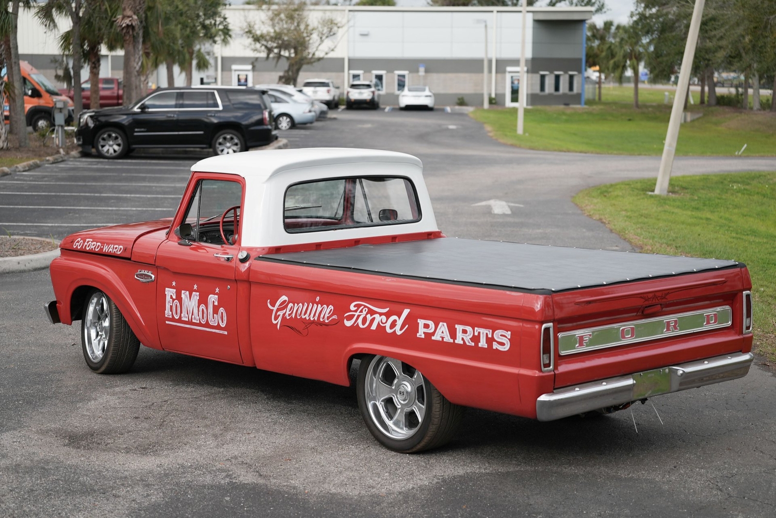 Ford-F100-1965-Pickup-Truck-12