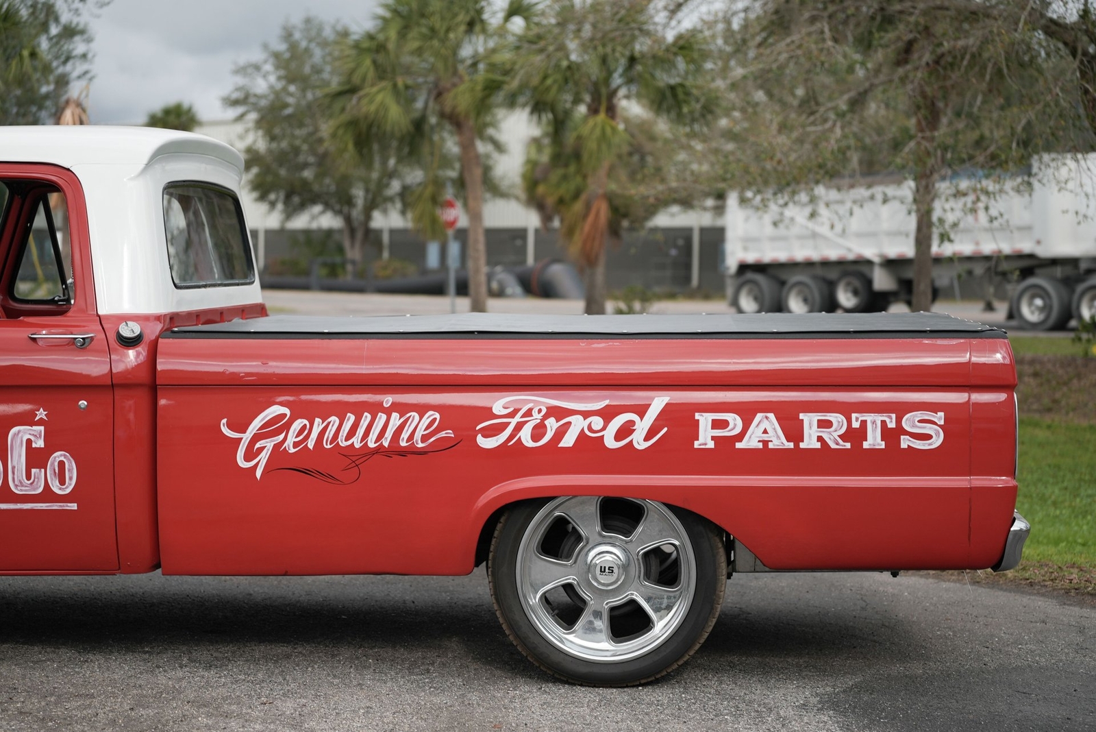 Ford-F100-1965-Pickup-Truck-15