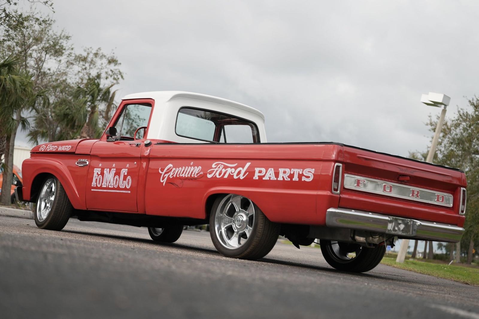 Ford-F100-1965-Pickup-Truck-6