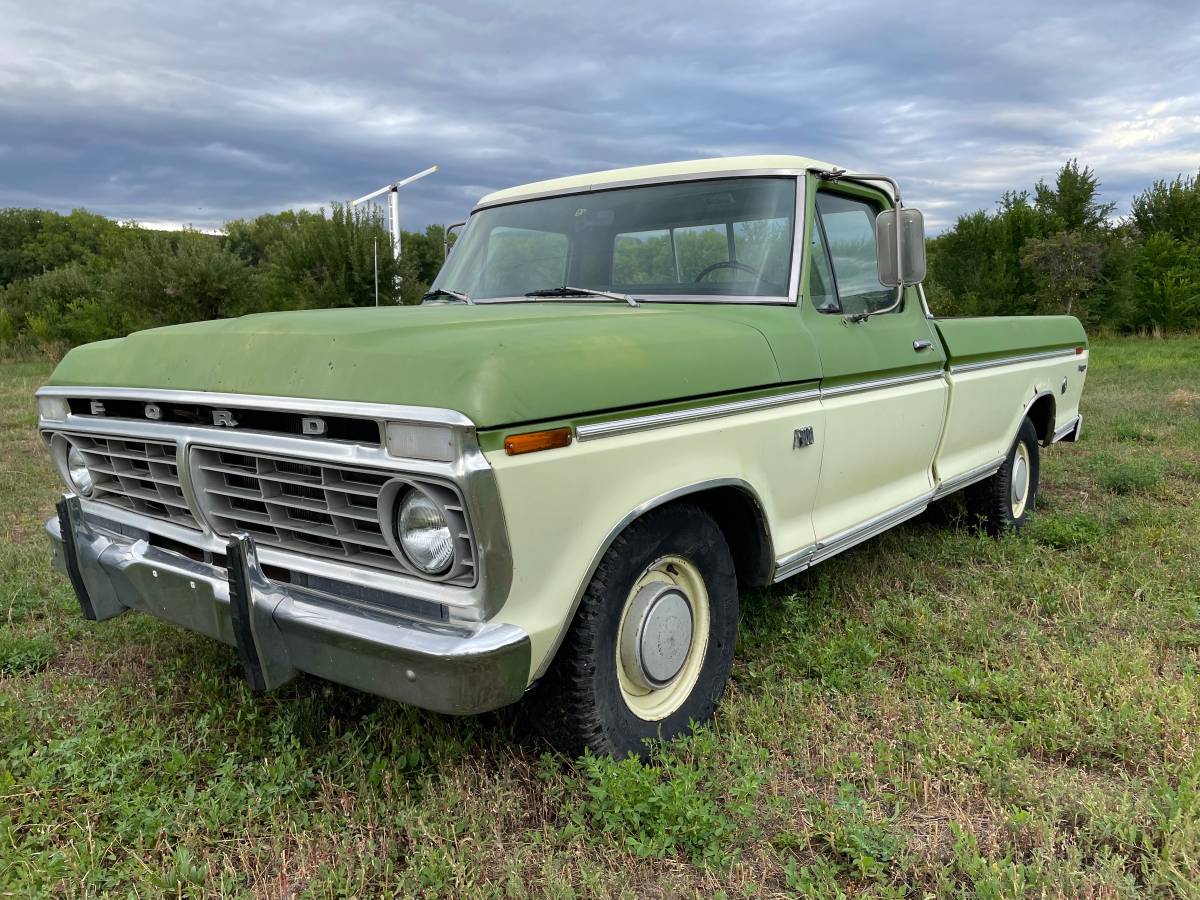 Ford F100  1974 green