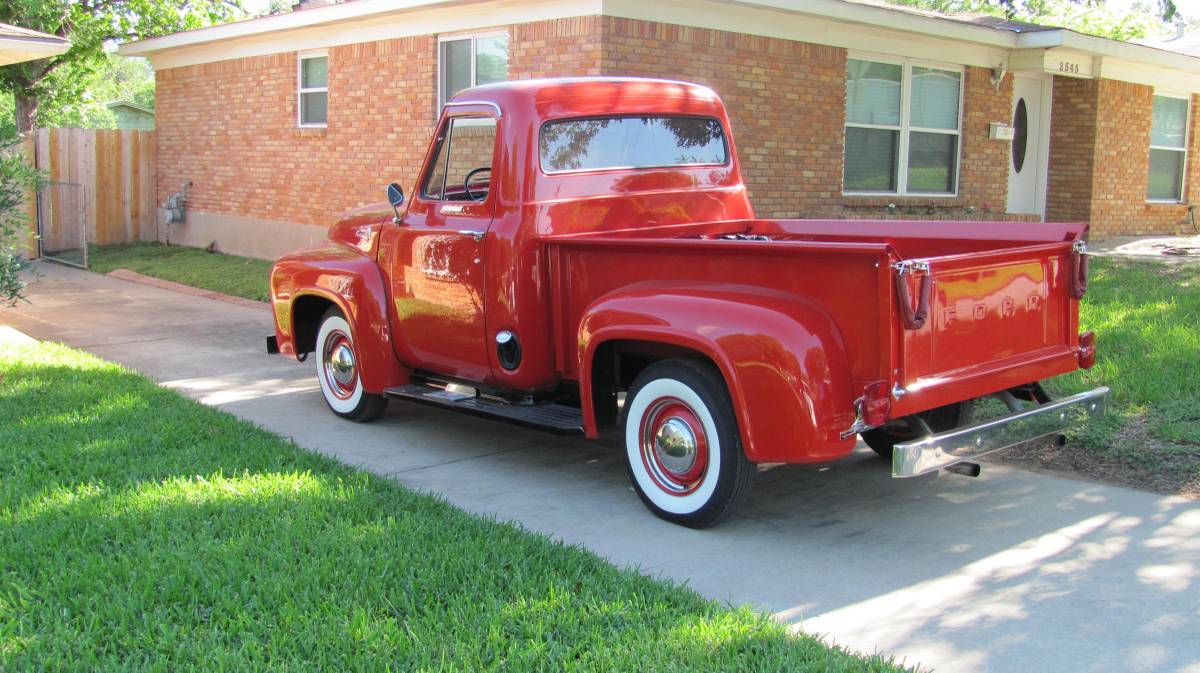 Ford-F100-custom-1955-red