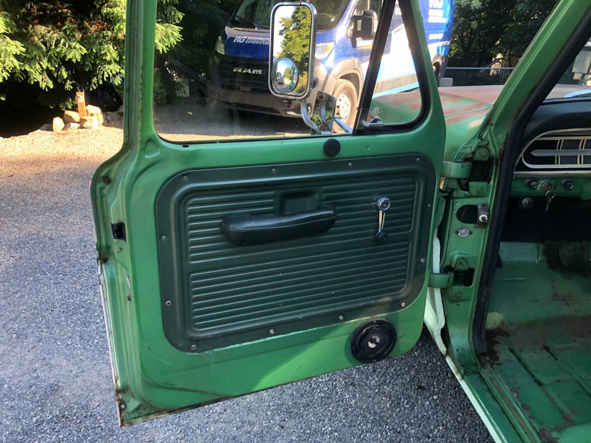 Ford-F100-custom-1972-green-11