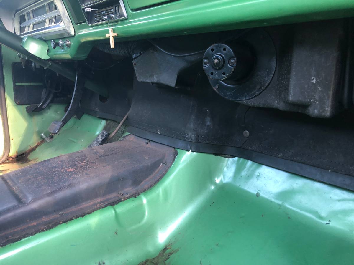 Ford-F100-custom-1972-green-20
