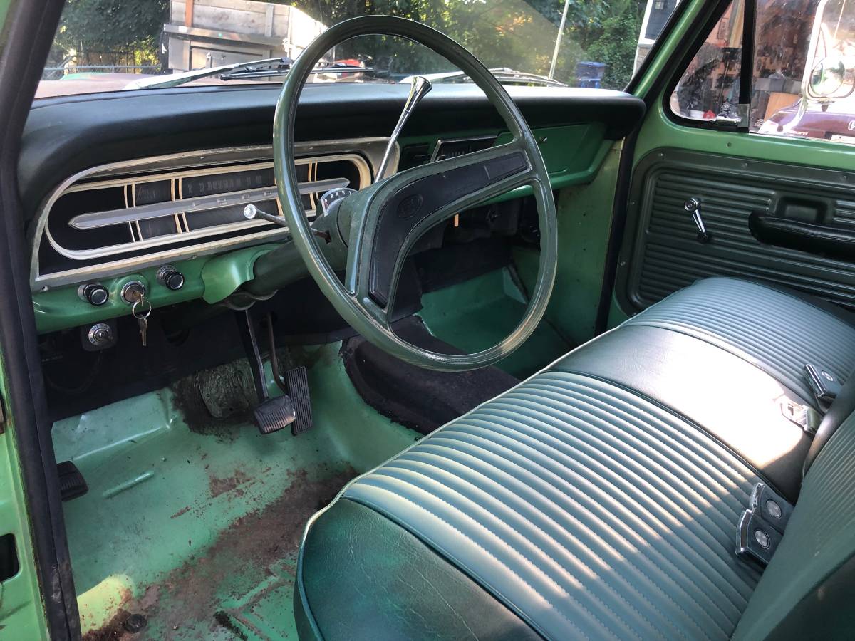Ford-F100-custom-1972-green-5