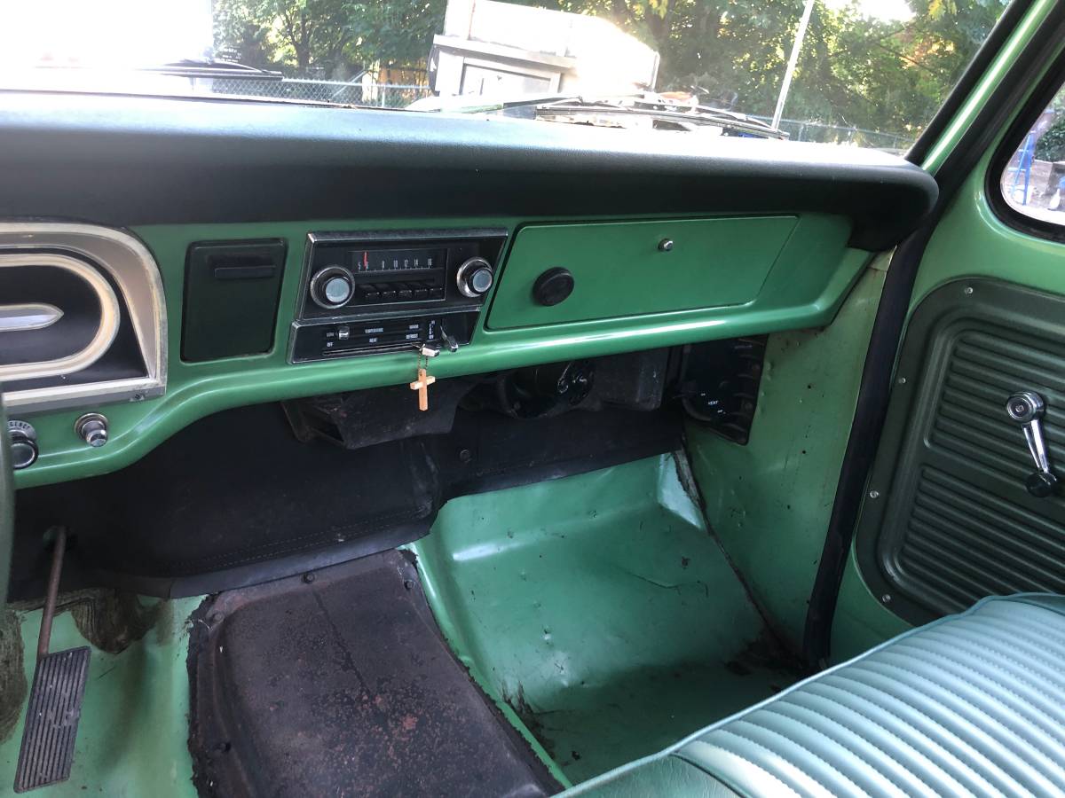 Ford-F100-custom-1972-green-6