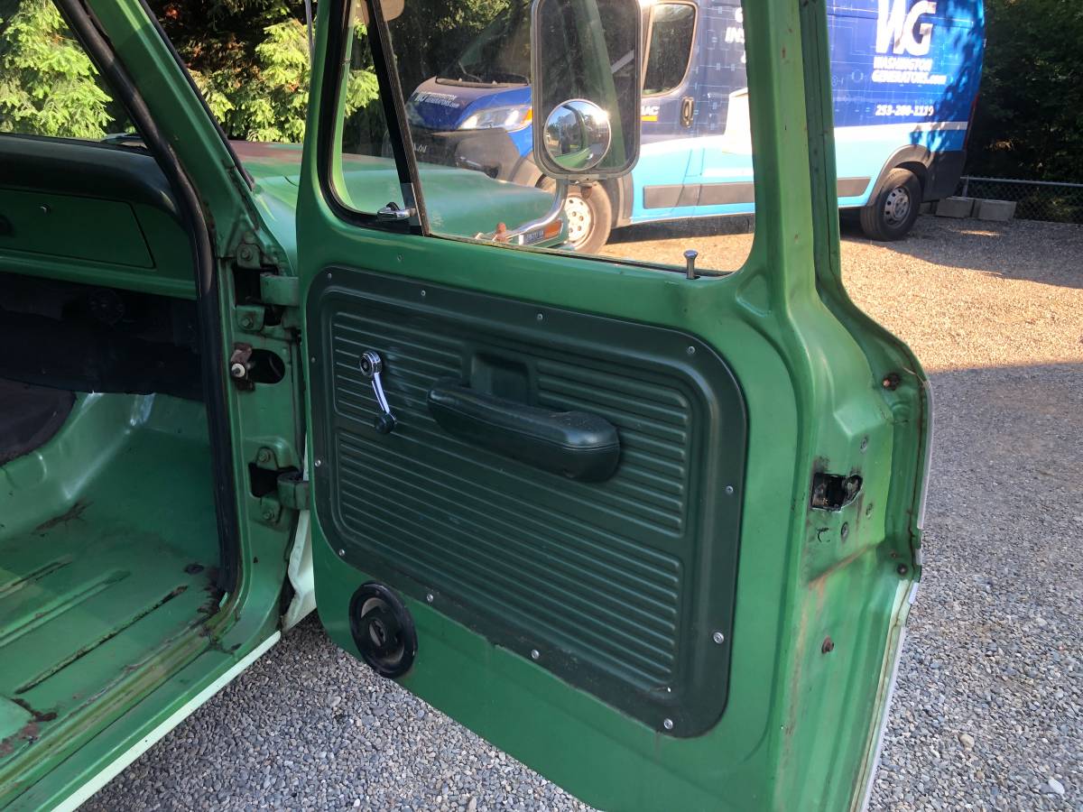 Ford-F100-custom-1972-green-9