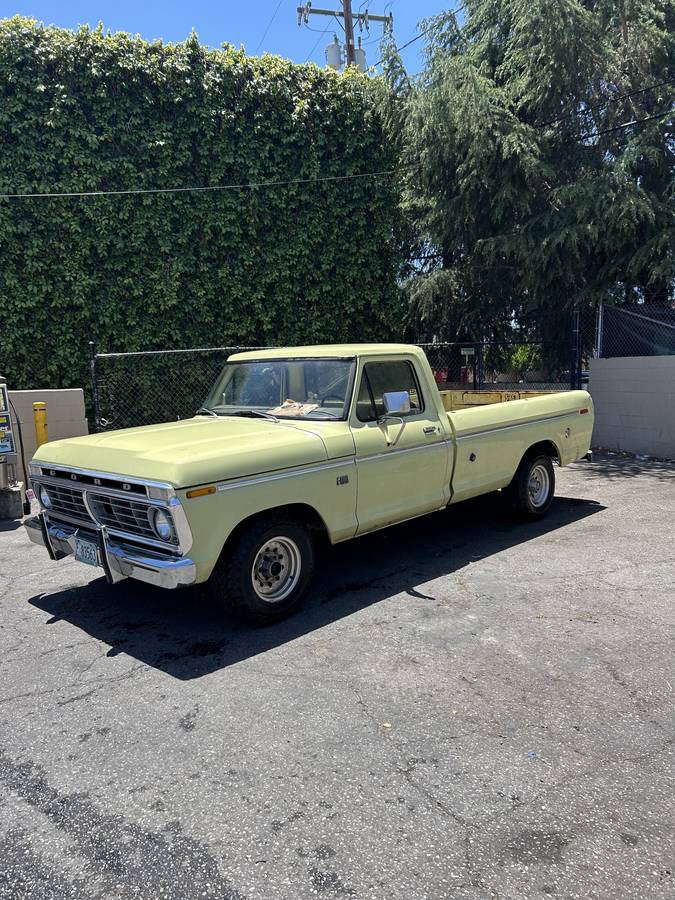 Ford-F100-custom-1975-yellow-1