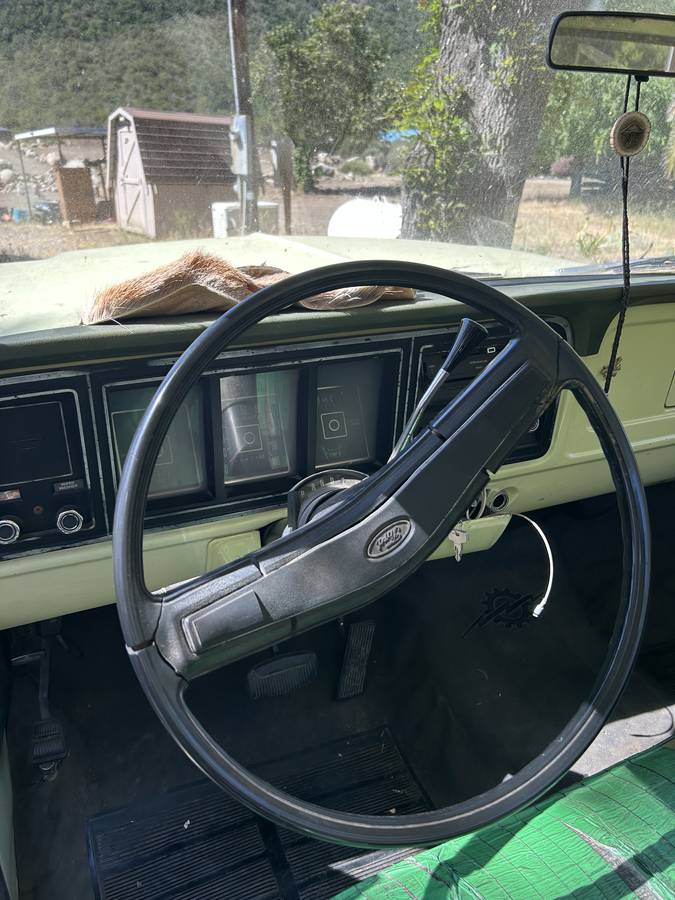 Ford-F100-custom-1975-yellow-12
