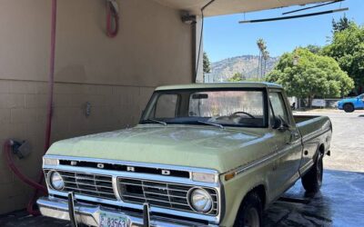 Ford F100 custom  1975 yellow