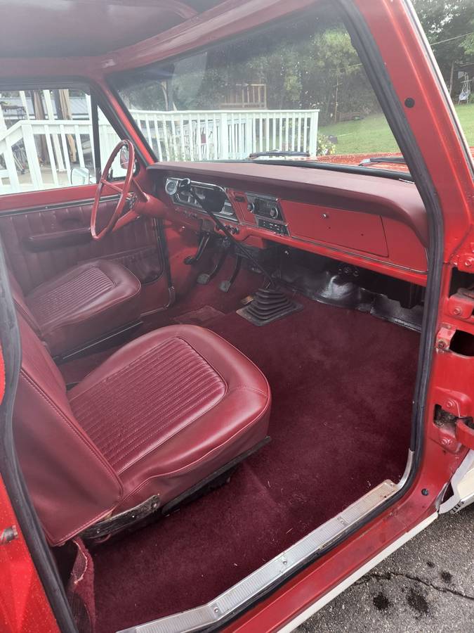 Ford-F100-ranger-camper-special-1968-red-1