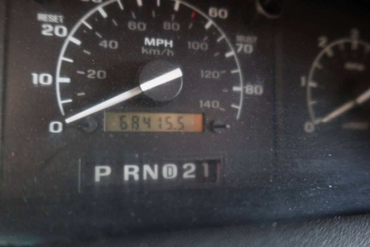 Ford-F150-regular-cab-short-bed-1992-white-10