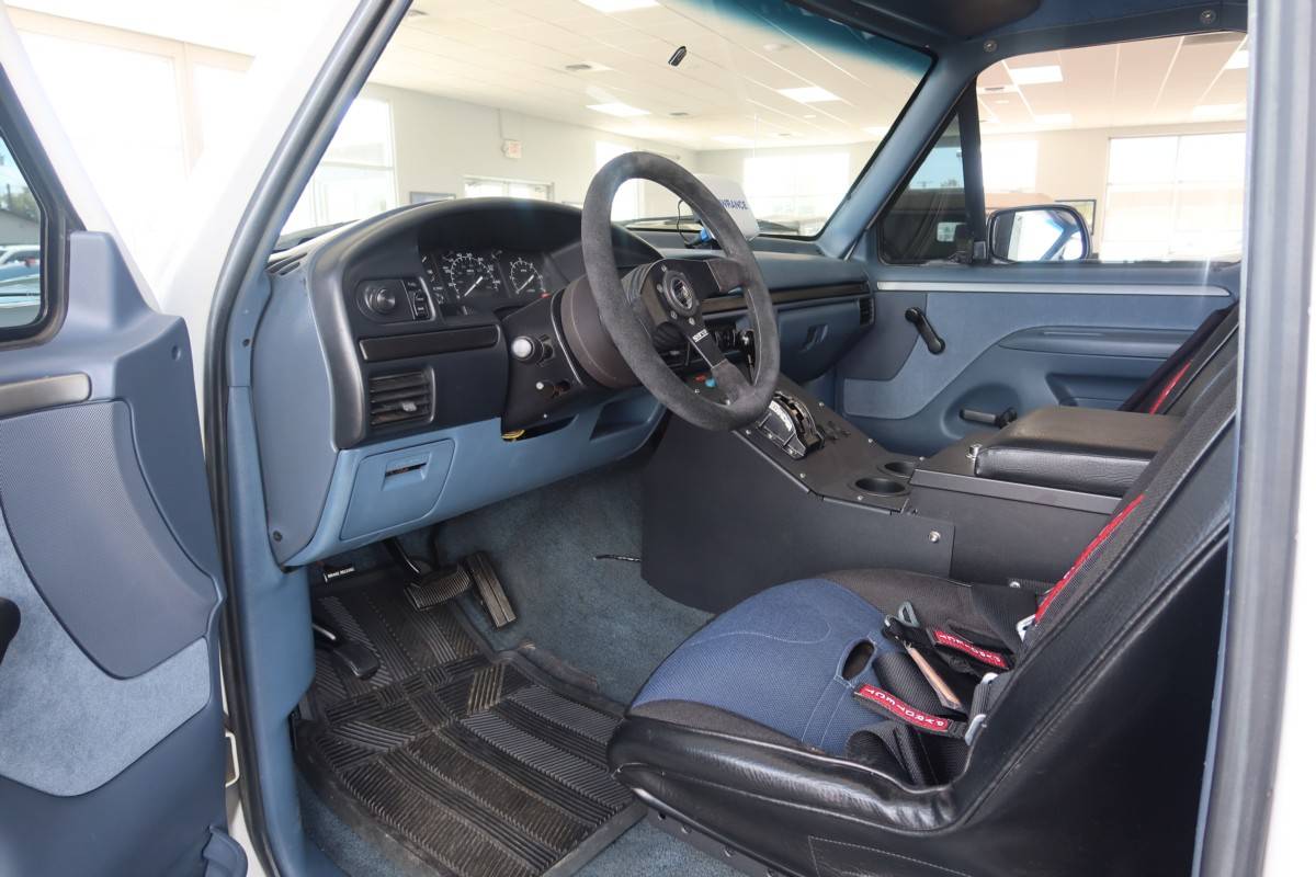 Ford-F150-regular-cab-short-bed-1992-white-7