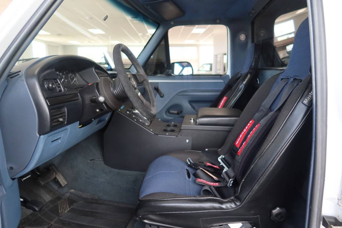 Ford-F150-regular-cab-short-bed-1992-white-8