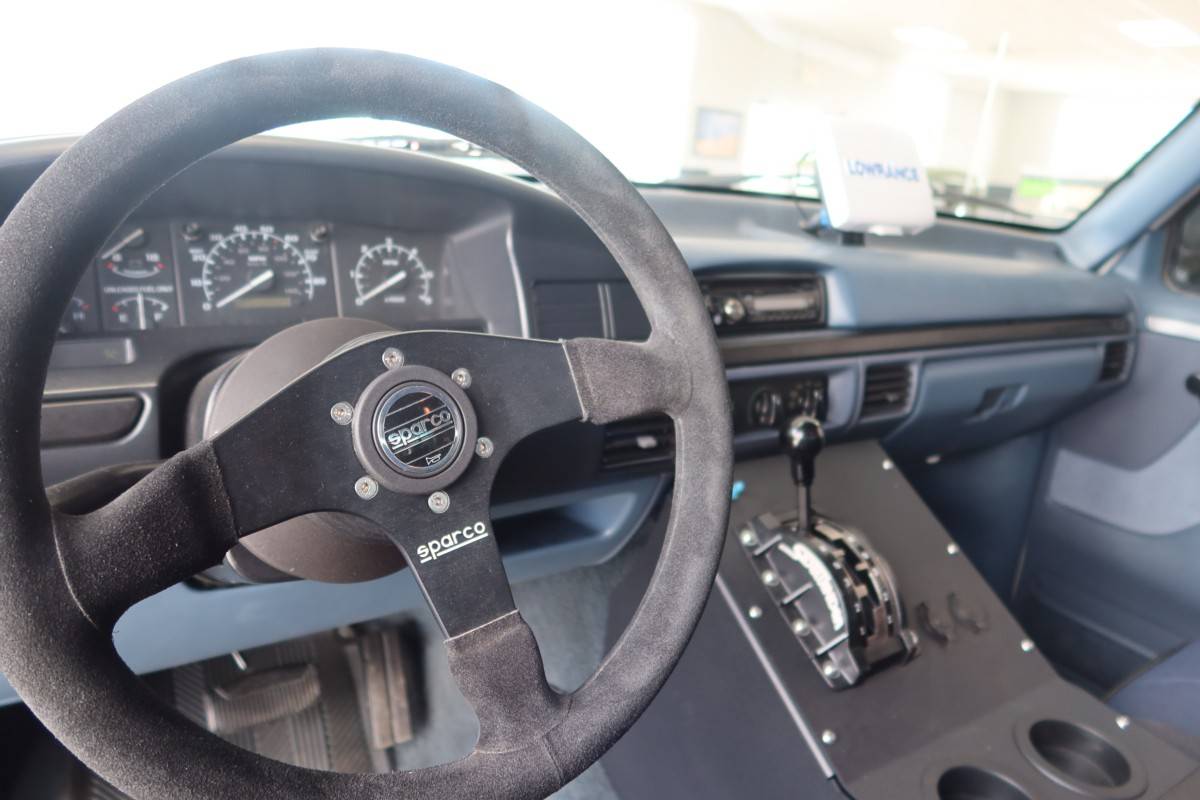 Ford-F150-regular-cab-short-bed-1992-white-9