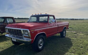 Ford-F250-4x4-1979-red-2