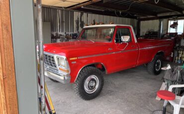 Ford F250 4x4  1979 red