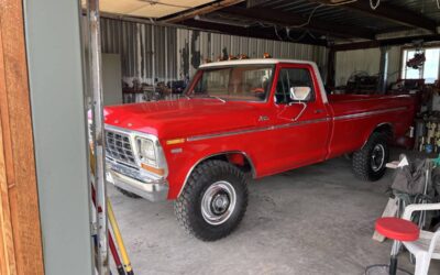 Ford F250 4x4  1979 red