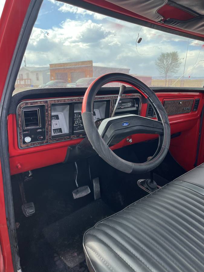 Ford-F250-4x4-1979-red-5