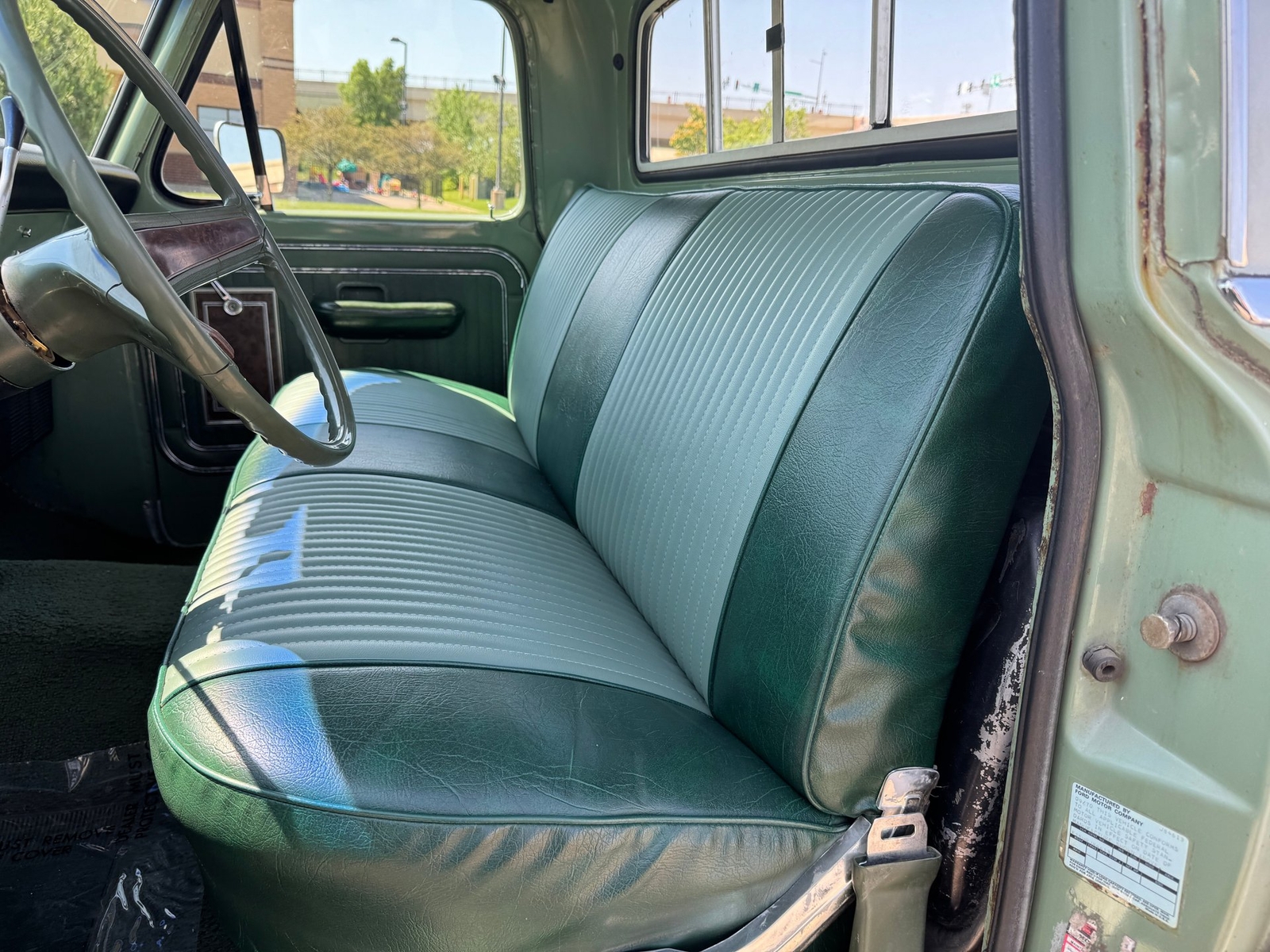 Ford-F250-Camper-Special-1971-Pickup-Truck-10
