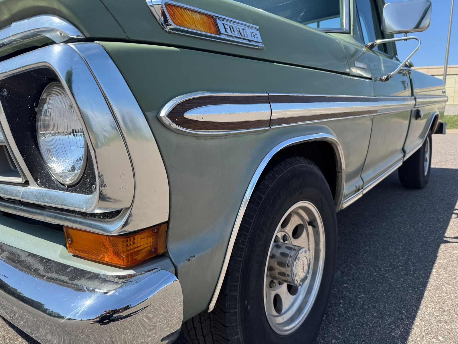Ford-F250-Camper-Special-1971-Pickup-Truck-16