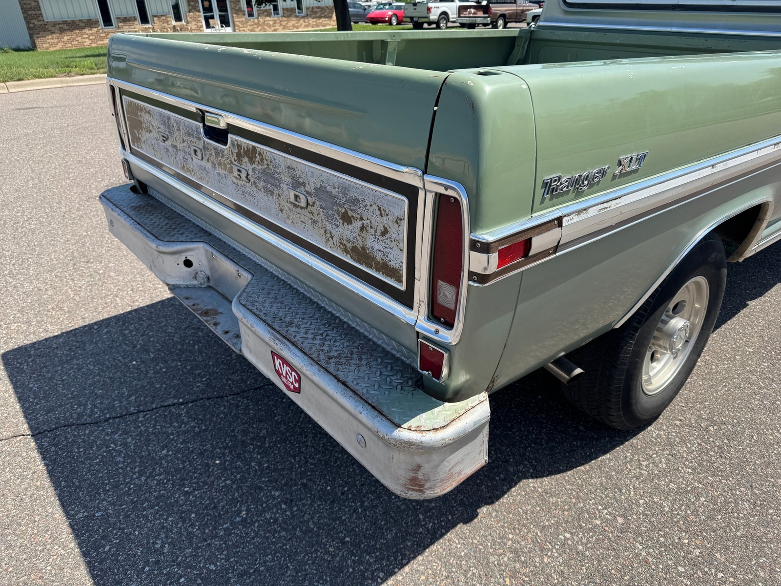 Ford-F250-Camper-Special-1971-Pickup-Truck-25