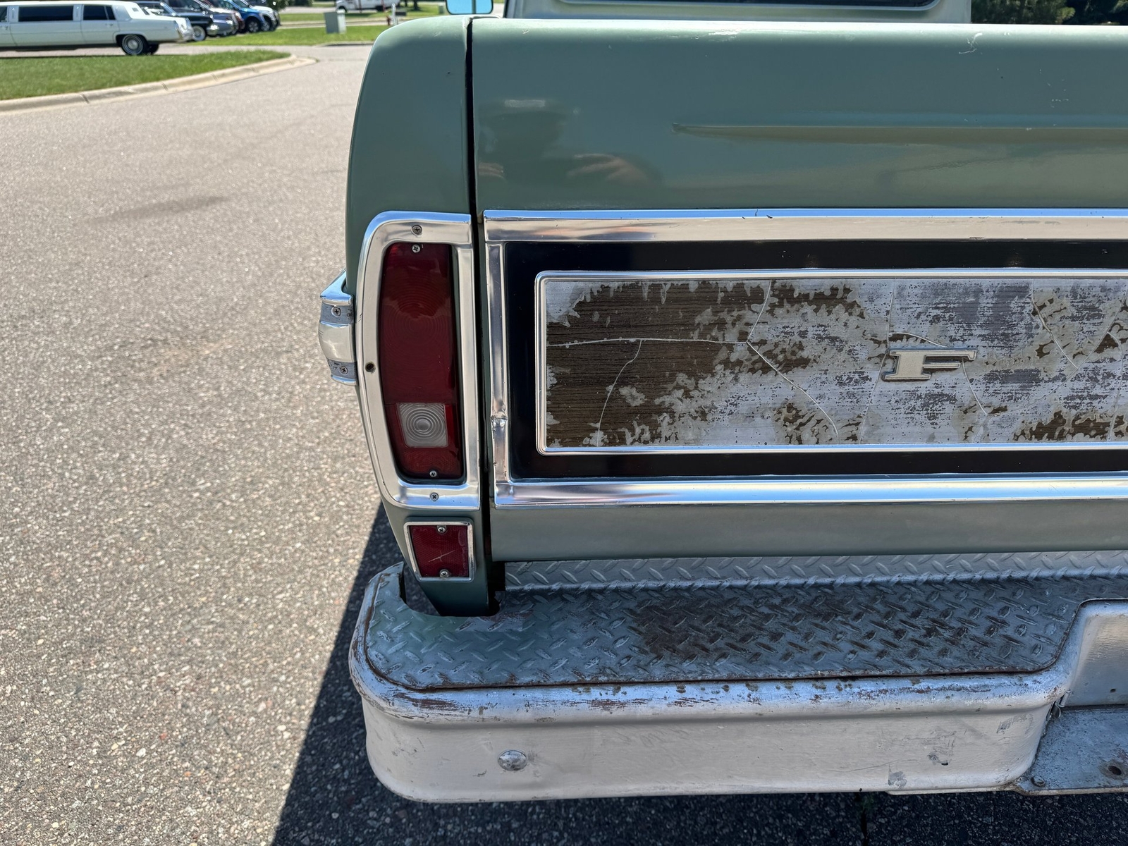 Ford-F250-Camper-Special-1971-Pickup-Truck-31