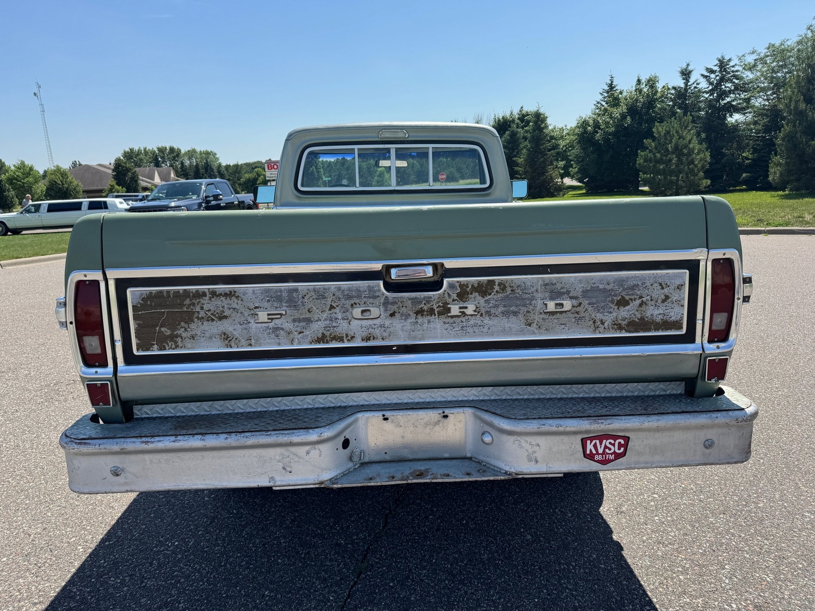 Ford-F250-Camper-Special-1971-Pickup-Truck-4