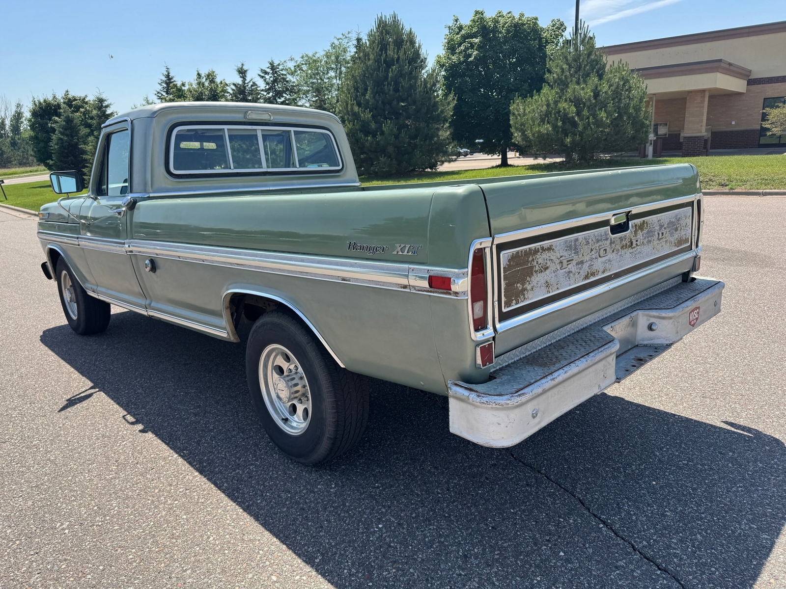Ford-F250-Camper-Special-1971-Pickup-Truck-5