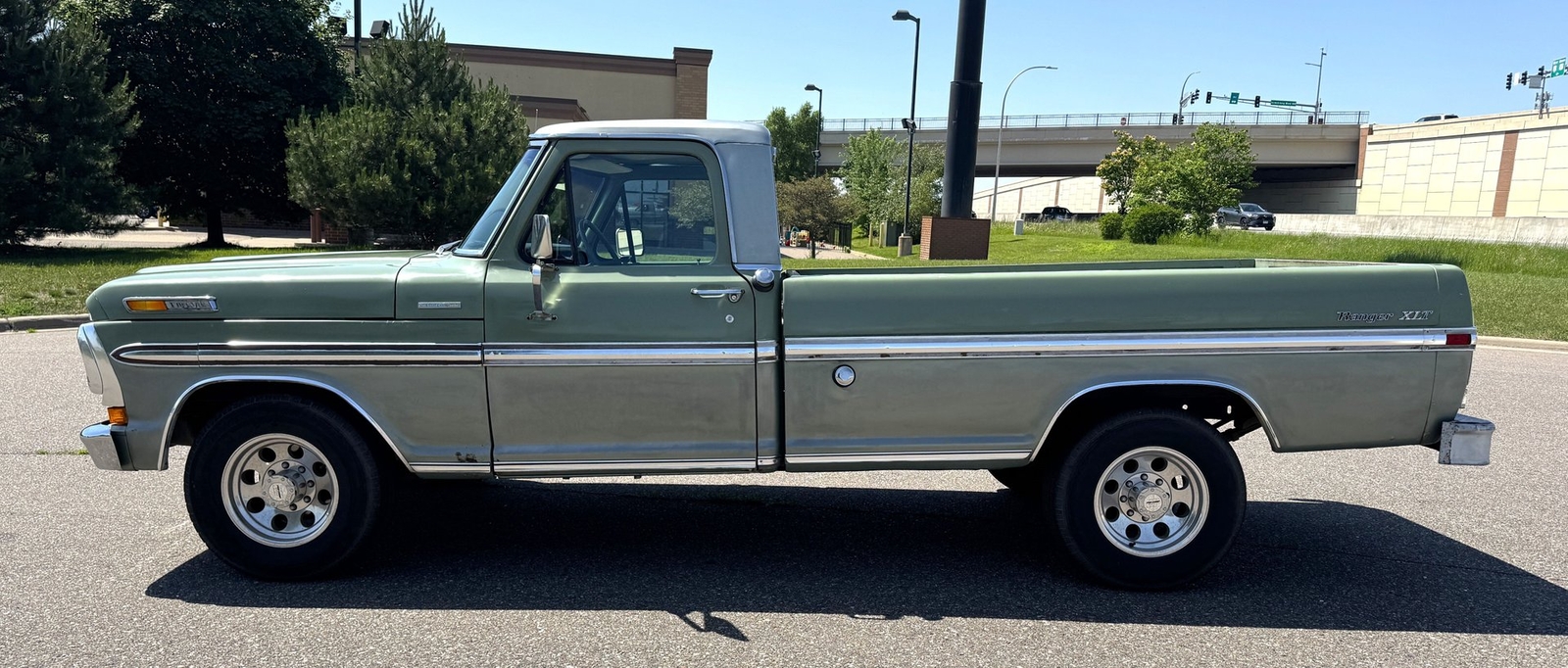 Ford-F250-Camper-Special-1971-Pickup-Truck-6