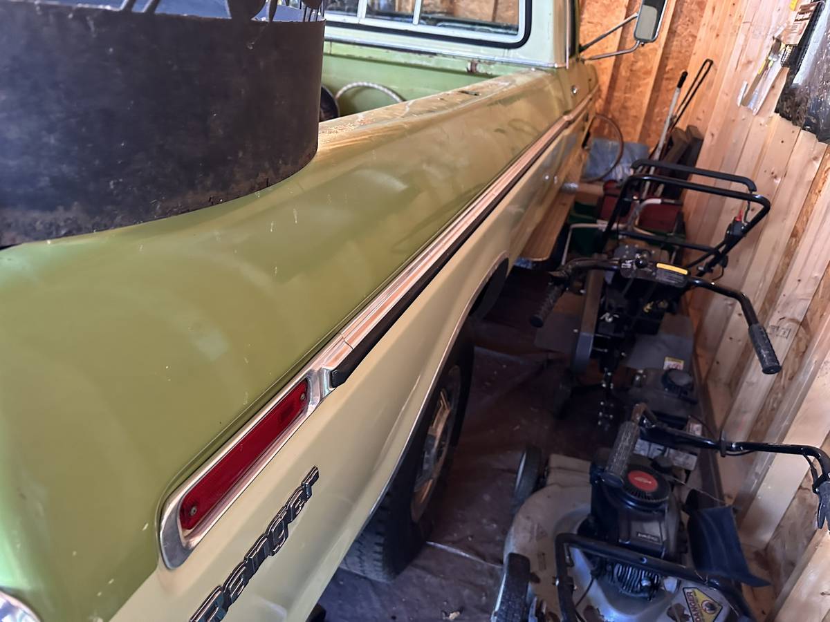 Ford-F250-camper-special-1975-15