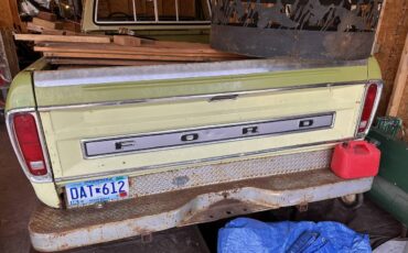 Ford-F250-camper-special-1975-18